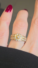 Load and play video in Gallery viewer, 1872: Vintage: 18ct Gold 25 Diamonds Cluster Ring - sparkling symmetry
