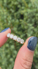 Cargar y reproducir el video en el visor de la galería, 2312 Vintage: 18ct Gold Round Full Cut Natural Diamonds (1.25ct in total) Ring-Very special
