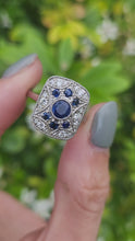 Cargar y reproducir el video en el visor de la galería, 1804: Vintage: 18ct White Gold Blue Sapphires Diamonds Panel Ring- Stylish Art Deco
