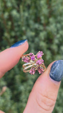 Cargar y reproducir el video en el visor de la galería, Vintage Abstract 9ct Gold Rubellites Cluster Ring- Remarkable
