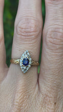 Cargar y reproducir el video en el visor de la galería, 2139: Vintage; 18ct Gold Art Deco Marquise Sapphire Diamonds Cluster Ring

