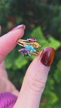 Load and play video in Gallery viewer, 6333: Vintage: 9ct Gold Abstract Multi-Gem Ring- fabulous colour array

