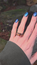Cargar y reproducir el video en el visor de la galería, 2450 Vintage &amp; Rare 9ct Gold Smokey Quartz Trilogy Ring
