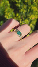 Cargar y reproducir el video en el visor de la galería, 2307 Vintage: 18ct Gold Emerald 24 Natural Diamonds (1ct) Ring
