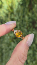 Cargar y reproducir el video en el visor de la galería, 2400 Vintage: 9ct Gold Oval Faceted Orange Citrine Solitaire Ring
