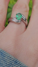 Load and play video in Gallery viewer, 1300: Vintage: 9ct White Gold Illusion Set Emerald Ring- gorgeous
