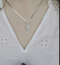 Load and play video in Gallery viewer, 2695: Vintage: 18ct White Gold Designer Link Diamonds Pearls Necklace -Pristine
