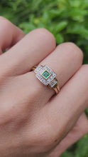 Cargar y reproducir el video en el visor de la galería, 1946: Vintage: 9ct Gold Art Deco Style Emerald 16 Natural Diamonds Ring-sparkling beauty
