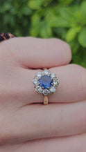 Load and play video in Gallery viewer, 0578: Vintage: 18ct Gold Cornflower Blue Sapphire Diamonds Cluster Ring- extremely fine example
