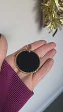 Load and play video in Gallery viewer, 2691: Vintage 18ct Gold (44mm) Reversible Mother of Pearl &amp; Black Onyx Disc Pendant by David Yurman
