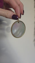 Load and play video in Gallery viewer, 2691: Vintage 18ct Gold (44mm) Reversible Mother of Pearl &amp; Black Onyx Disc Pendant by David Yurman
