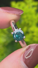 Cargar y reproducir el video en el visor de la galería, 2186: Vintage; 18ct White Gold Round Full Cut Blue Natural Diamond Solitaire Ring
