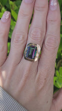 Cargar y reproducir el video en el visor de la galería, 7070: Vintage: 18ct Gold Emerald Cut Mystic Topaz Cocktail Ring- lovely cut &amp; colours
