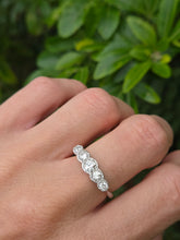 Load image into Gallery viewer, 2106: Vintage: 18ct Gold natural Diamonds (0.69ct) 5-Stone Ring- Splendid

