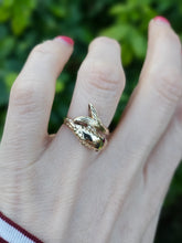 Load image into Gallery viewer, 0731: Vintage: 60 years Old 9ct Gold Snake Ring- Date-Mark 1965- remarkable condition
