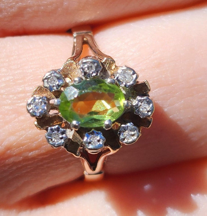1374: Vintage: 9ct Gold Peridot Diamonds Flowerhead Ring- from 1976