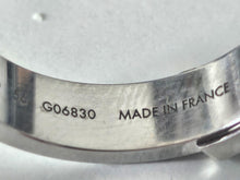 Cargar imagen en el visor de la galería, 2023: Vintage: Louis Vuitton 18ct White Gold Emepreinte LV Ring- Size 56- Pristine Condition
