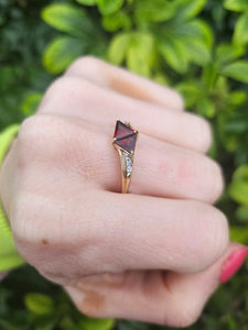 0453: Vintage: 18ct Gold Triangular Cut Red Garnets Diamonds Geometric Set Ring