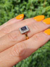Cargar imagen en el visor de la galería, 2029: Vintage: 18ct Gold/Platinum Set Blue Sapphire 22 Diamonds Art Deco Style Panel Ring
