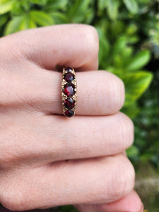 0097: Vintage: 9ct Gold Garnets Five Stone Stacker/Dress Ring- Date Mark 1971