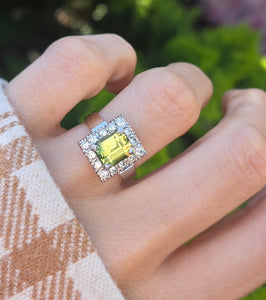 Vintage: 18ct White Gold Yellow Sapphire {3.15ct) Diamonds Cocktail Ring- Platinum Set