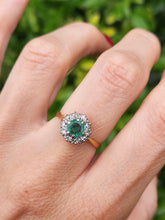 Load image into Gallery viewer, 6093 Vintage; 18ct Gold Round Cut Emerald 10 Diamonds Target Ring- petite, refined, sophisticated
