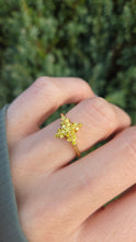 Load image into Gallery viewer, Vintage: 9ct Gold 19 Yellow Diamonds Geometric Cluster Ring
