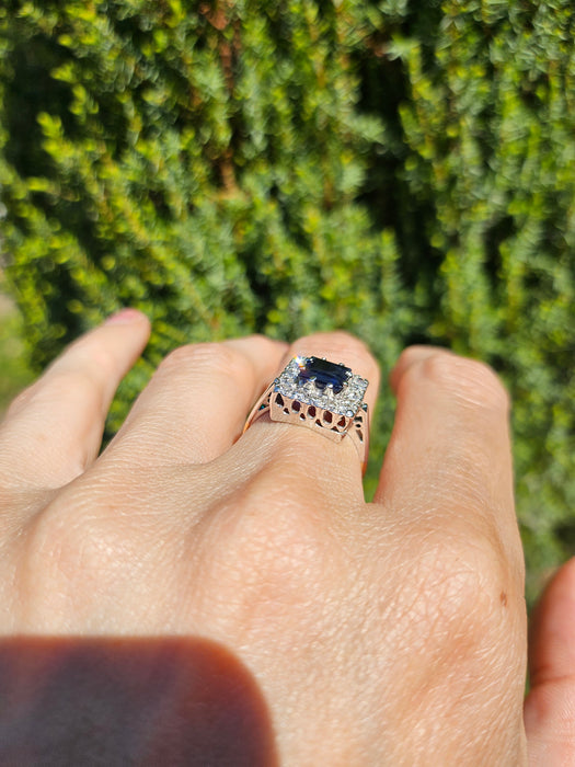 6053 Antique Art-Deco 18ct Gold Blue Sapphire Diamonds Square Set Cocktail Ring- Exquisite