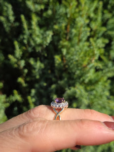 2087: Vintage: 9ct Gold lilac Amethyst Natural Diamonds Dress Ring