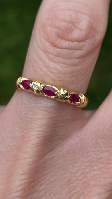 Vintage: 18ct Yellow Gold Ruby & Diamond Stacker Ring
