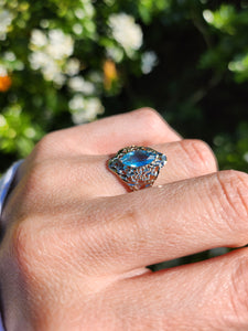 1556: Vintage: 14ct White Gold Marquise Cut Blue Topaz Openwork Dress Ring