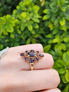 0524: Vintage: 9ct Gold 23 Red Garnets Geometric Set Cocktail Ring-