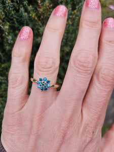 1346: Vintage; Rare 9ct Gold Blue Diamonds Flower Head Ring- 15 natural, sparkling diamonds