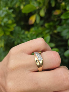 2083: Vintage; 9ct Gold 25 Natural Diamonds Crossover Ring- Excellent