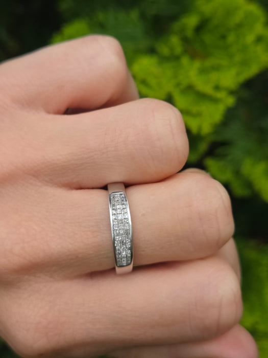 6450: Vintage: 18ct White Gold 48 Natural Diamonds Stacker/Half-Eternity Ring