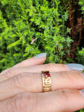 Cargar imagen en el visor de la galería, 1569: Antique Medieval  14ct Gold Heart-Cut Garnet Posy Ring- &quot;POUR AMOR,SAY DULC&quot;

