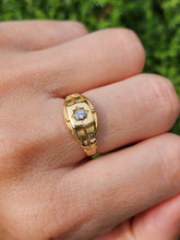 Load image into Gallery viewer, 0836: Vintage: 18ct Gold Signet Modern Brilliant Cut Diamond Solitaire Ring- Natural , sparkling symmetry
