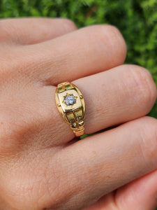 0836: Vintage: 18ct Gold Signet Modern Brilliant Cut Diamond Solitaire Ring- Natural , sparkling symmetry