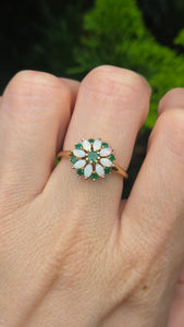 2546- Vintage: 9ct Gold 9 Emeralds 8 White Opals Daisy Flower Head Ring