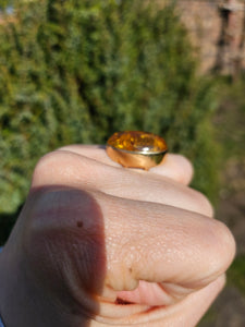 6040 Vintage: 18ct Gold Large Amber Statement Cocktail Ring - WOW