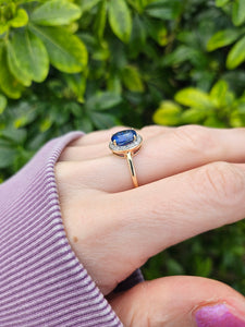 0065: Vintage: 9ct Gold Persian Blue Sapphire Diamonds Dress Ring- lovely cut and colour