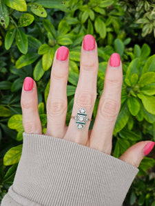 0284: Antique: 18ct Gold Art Deco Emeralds Diamond Panel Ring- an exquisite antique ring