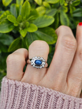 Cargar imagen en el visor de la galería, 1324: Vintage: Statement 9ct White Gold Star Sapphire Diamonds Cocktail Ring- rare and very fine example
