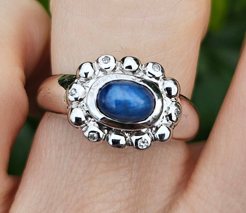 1324: Vintage: Statement 9ct White Gold Star Sapphire Diamonds Cocktail Ring- rare and very fine example