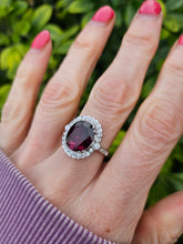 Load image into Gallery viewer, 0791: Vintage: 18ct White Gold Red Garnet Diamonds Cocktail Ring- very fine example
