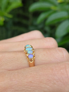 2198: Vintage: 18ct Gold 5 White Opals Dress/Stacker Ring- Petite, vibrant colour play