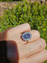 Cargar imagen en el visor de la galería, 9094 : Vintage: Exceptional 18ct Gold Ceylon Blue Sapphire Diamonds Diana Cluster Ring- From 1982
