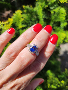 1749: Vintage: 9ct Gold Violet Blue Tanzanite Diamonds Dress Ring- sparkling eye candy
