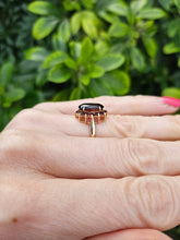 Load image into Gallery viewer, 0724: Vintage: 9ct Gold Garnets Cluster Ring - Date-Mark 1973
