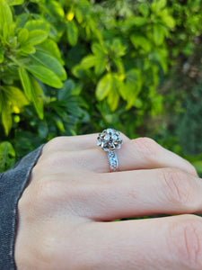 0797: Vintage: 18ct White Gold Round Cut Diamonds Flower Head Ring- Date =-Mark 1974